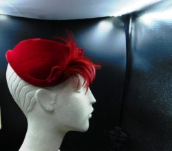 red velvet clipper side